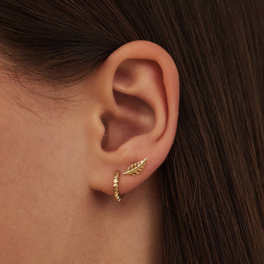 Monceau Giselle 14 karat gold ear studs with feather - - Isabel Bernard