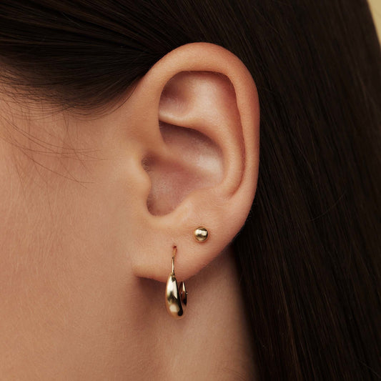 Le Marais Nadie 14 karat gold ear studs with sphere - - Isabel Bernard