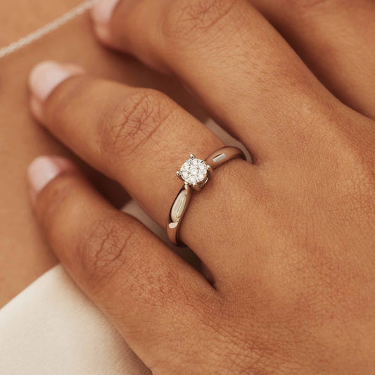 De la Paix Hanaé 14 karat white gold ring with diamond 0.08 carat - - Isabel Bernard