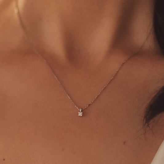 De la Paix Celesse 14 karat white gold necklace with diamond 0.07 carat - - Isabel Bernard