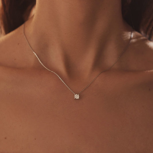 De la Paix Hanaé 14 karat white gold necklace with diamond 0.14 carat - - Isabel Bernard