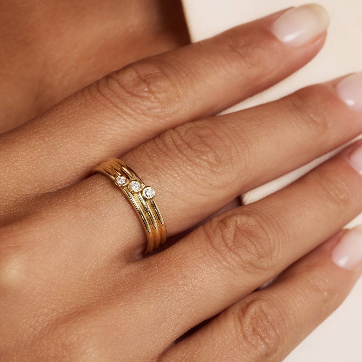 De la Paix Viviane 14 karat gold ring with diamond 0.09 carat - - Isabel Bernard