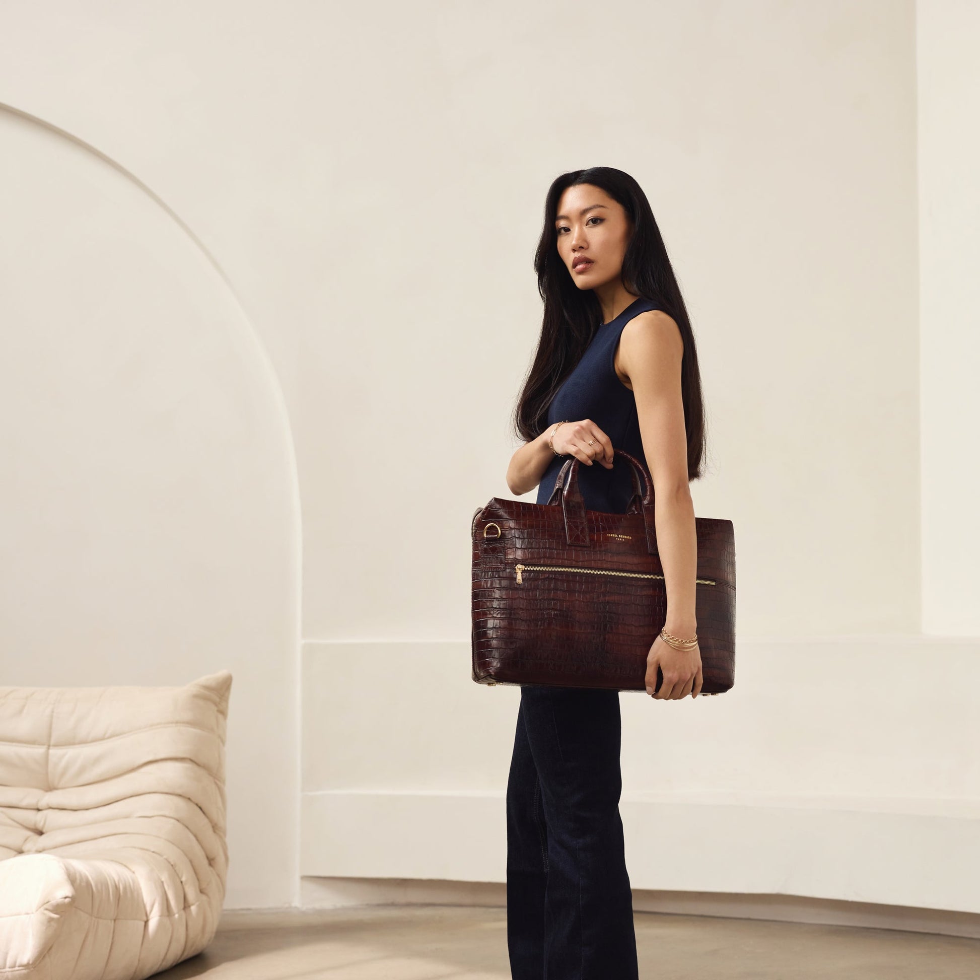 Honoré Anique croco brown calfskin leather handbag with 16.4 inch laptop compartment - - Isabel Bernard