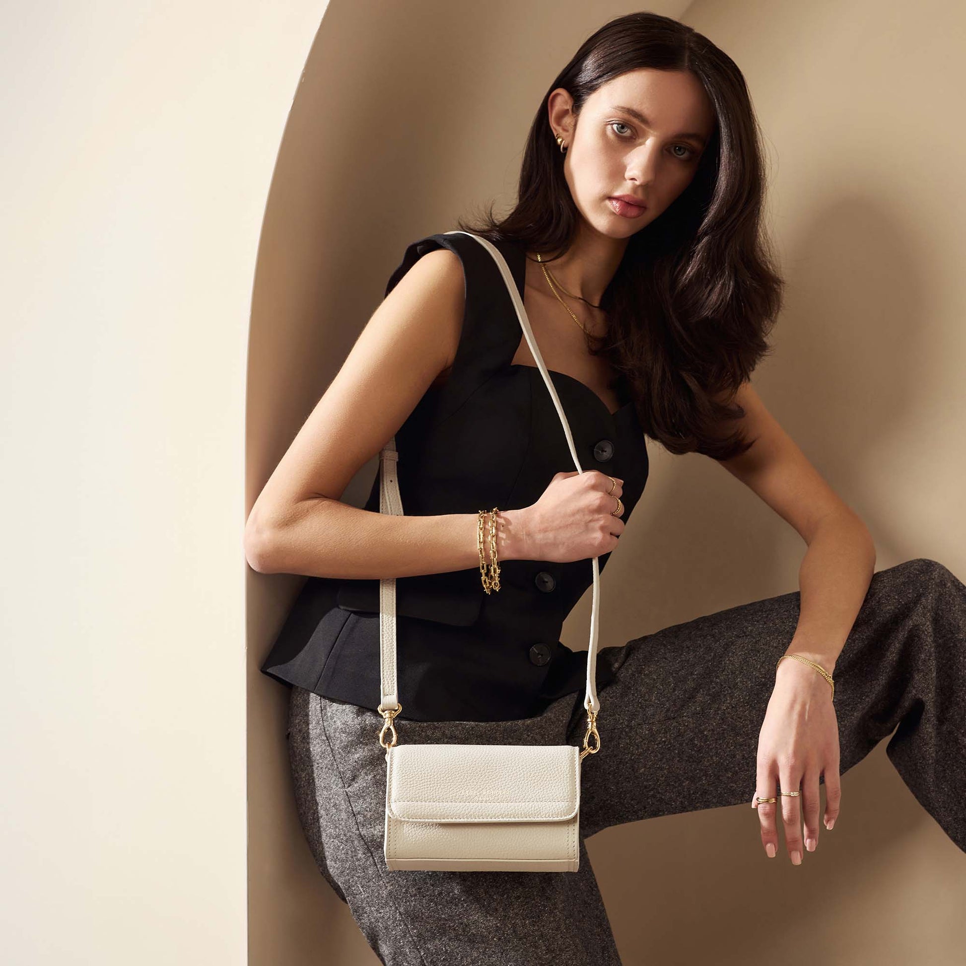 Femme Forte Kim cream calfskin leather crossbody bag -  - Isabel Bernard