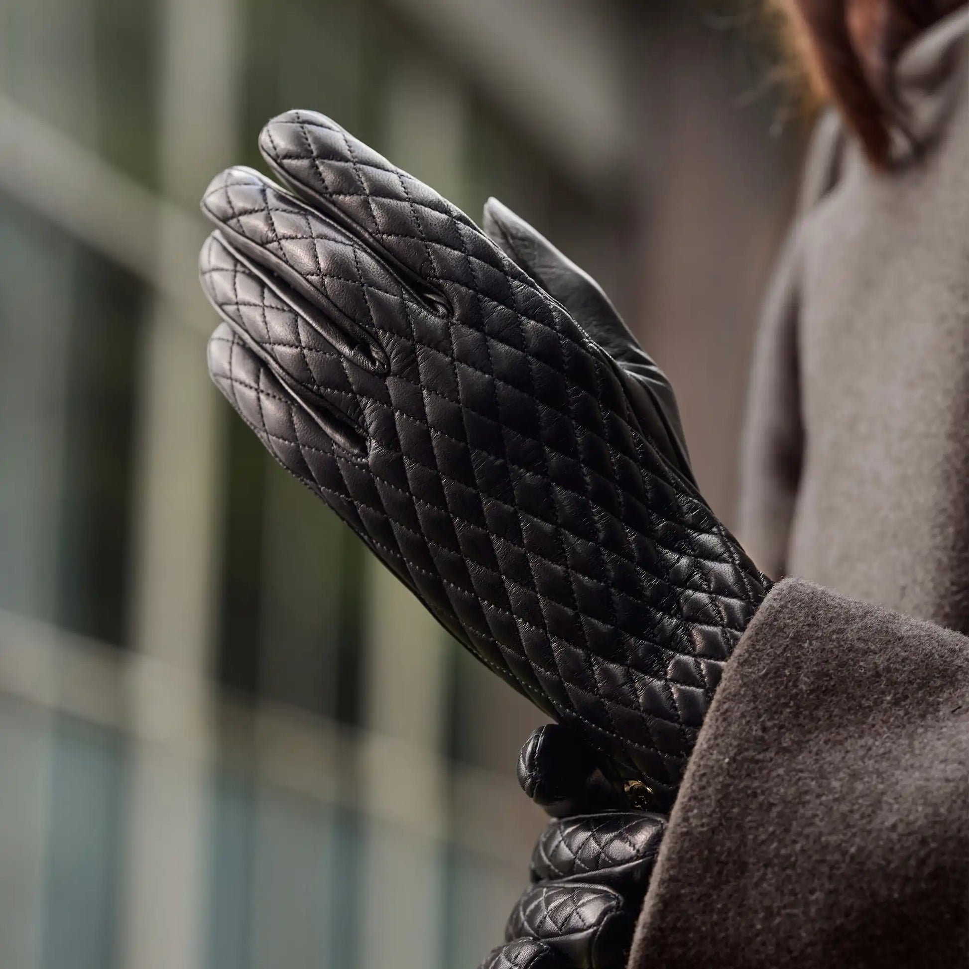 Honoré Rosette black goatskin leather gloves -  - Isabel Bernard