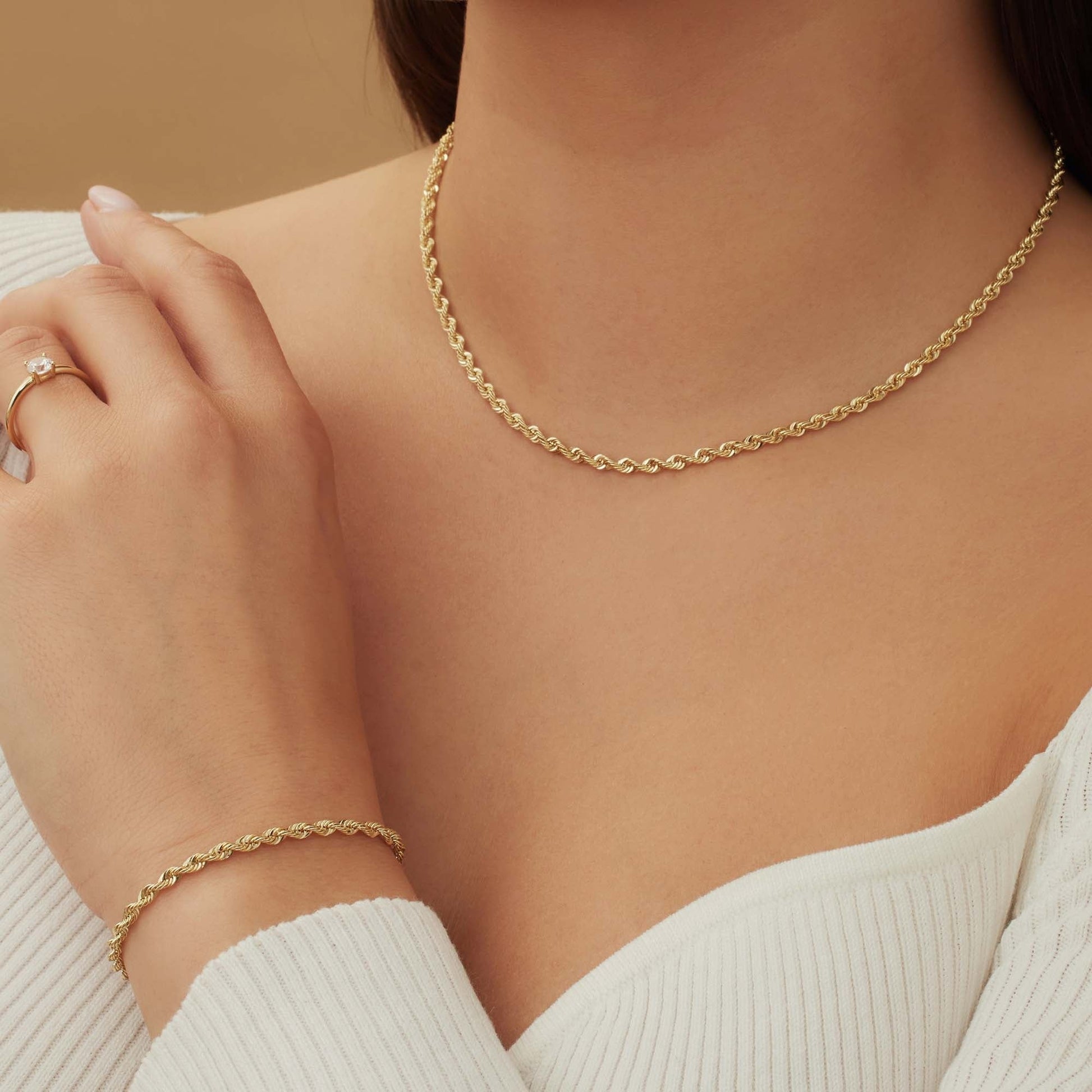 Rivoli Violette 14 karat gold necklace with twist -  - Isabel Bernard