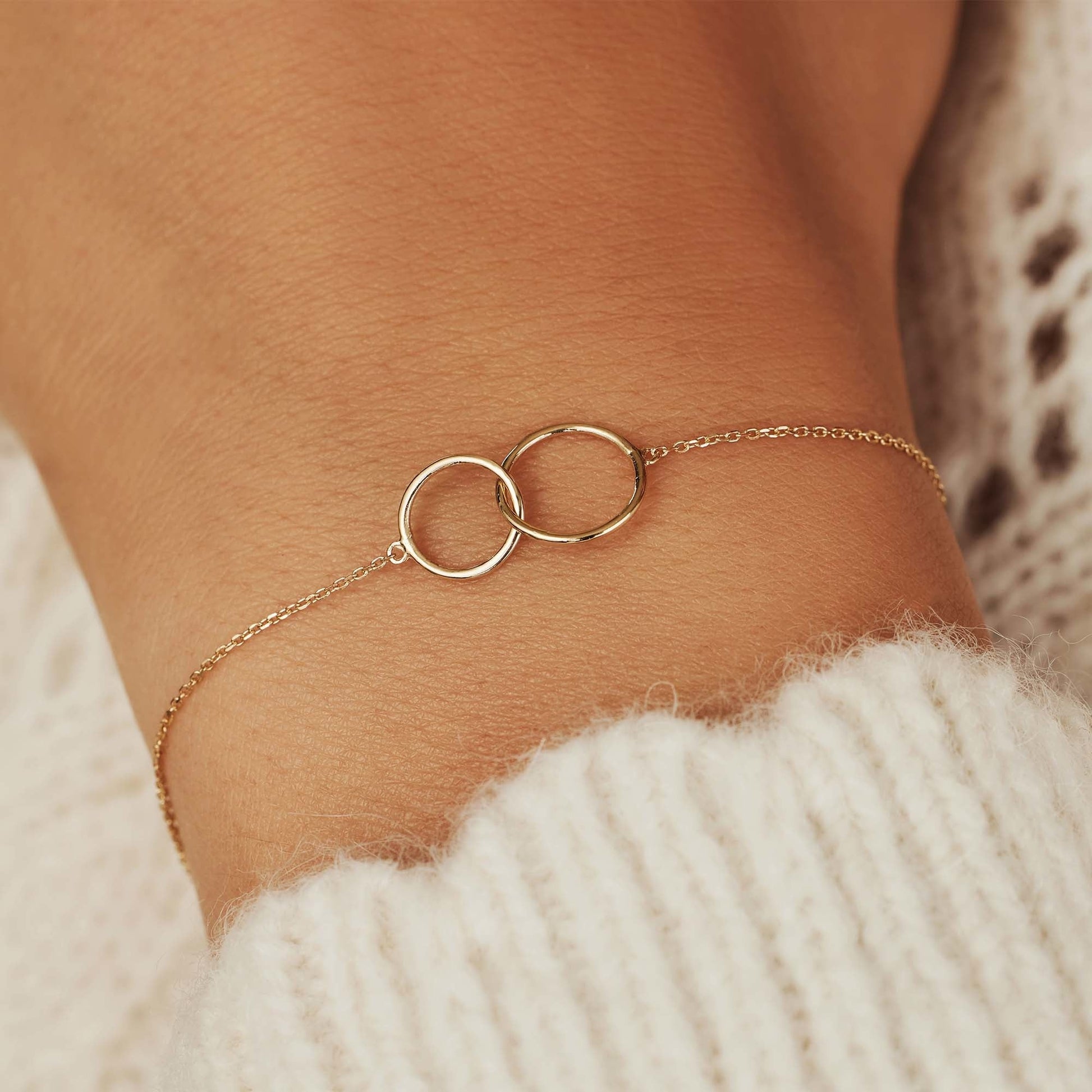 Le Marais Loulou 14 karat gold bracelet with rings -  - Isabel Bernard