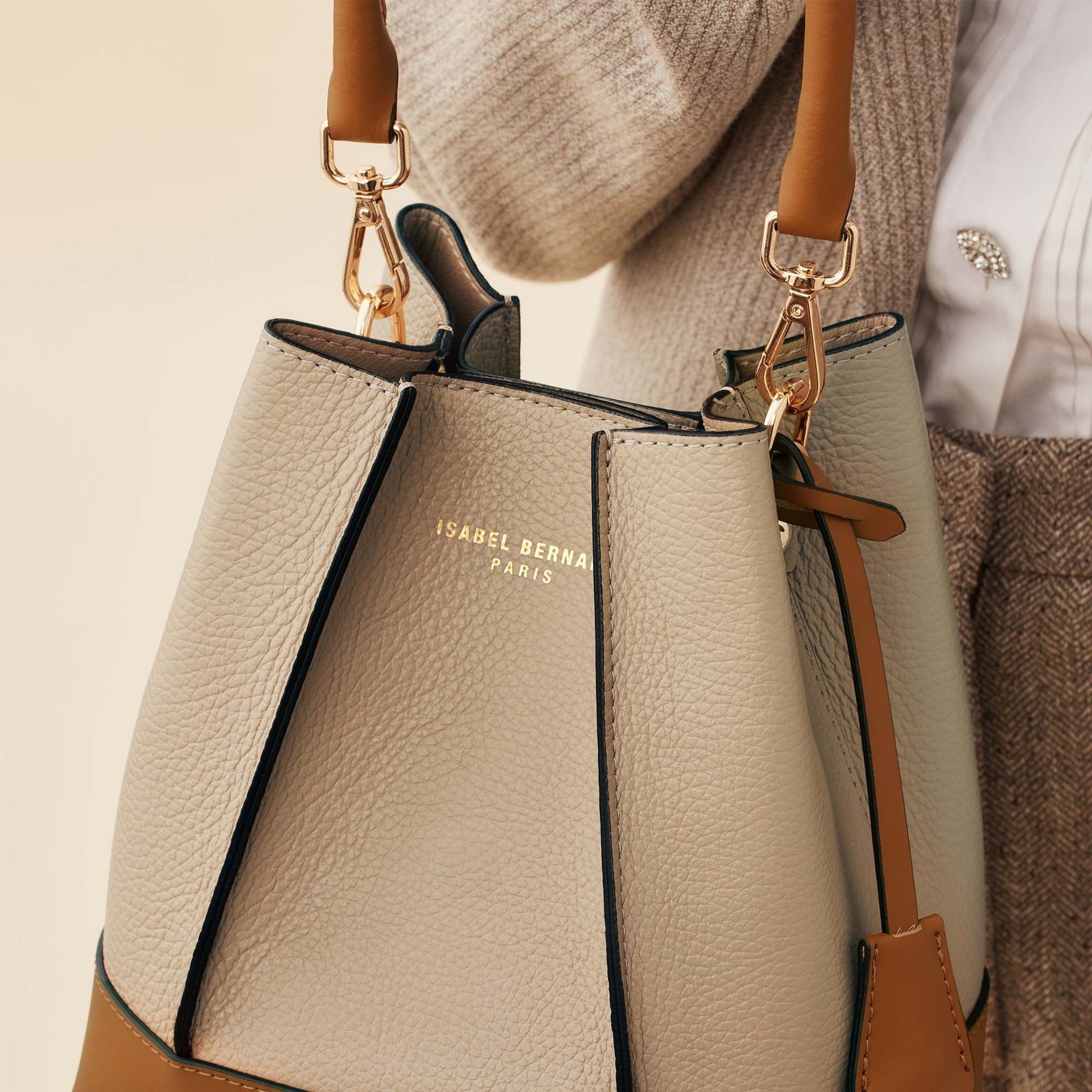 Femme Forte Minette taupe calfskin leather handbag -  - Isabel Bernard