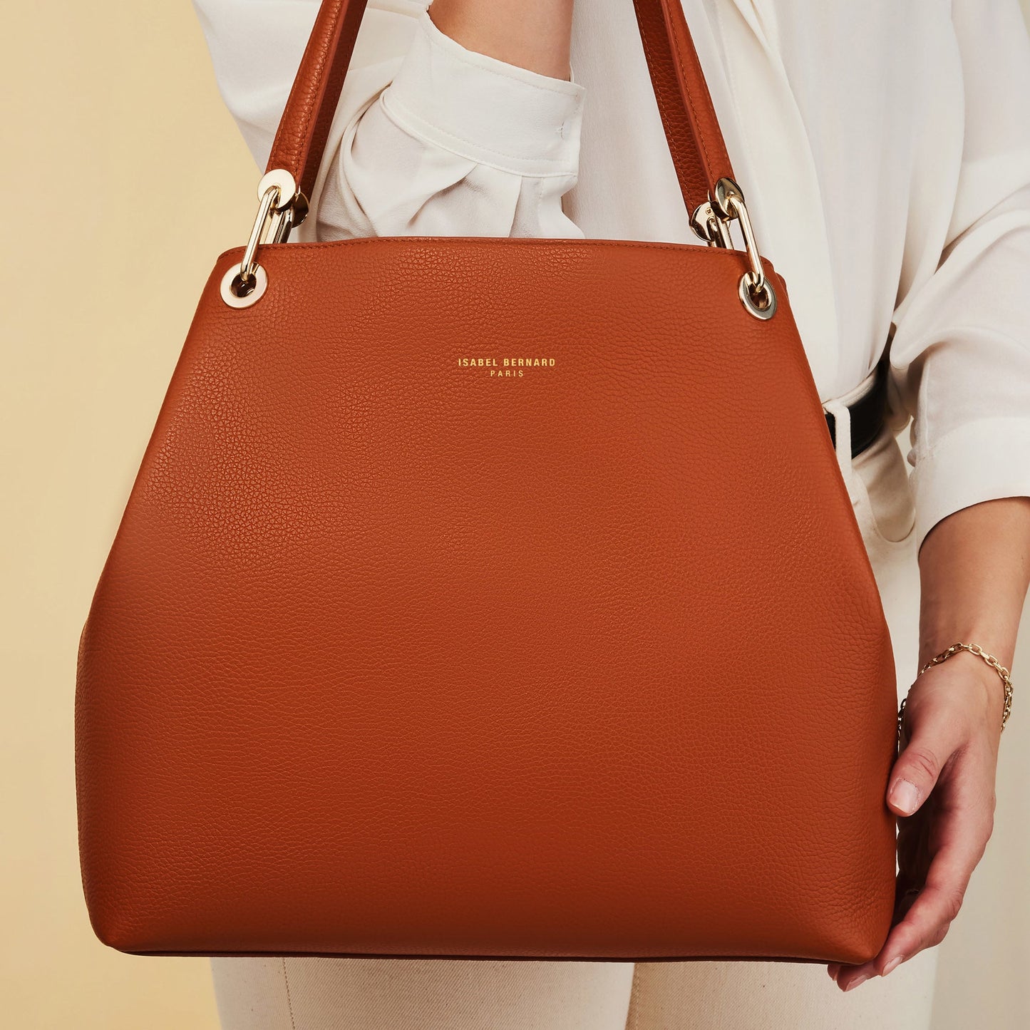 Femme Forte Annabelle cognac calfskin leather shoulder bag -  - Isabel Bernard