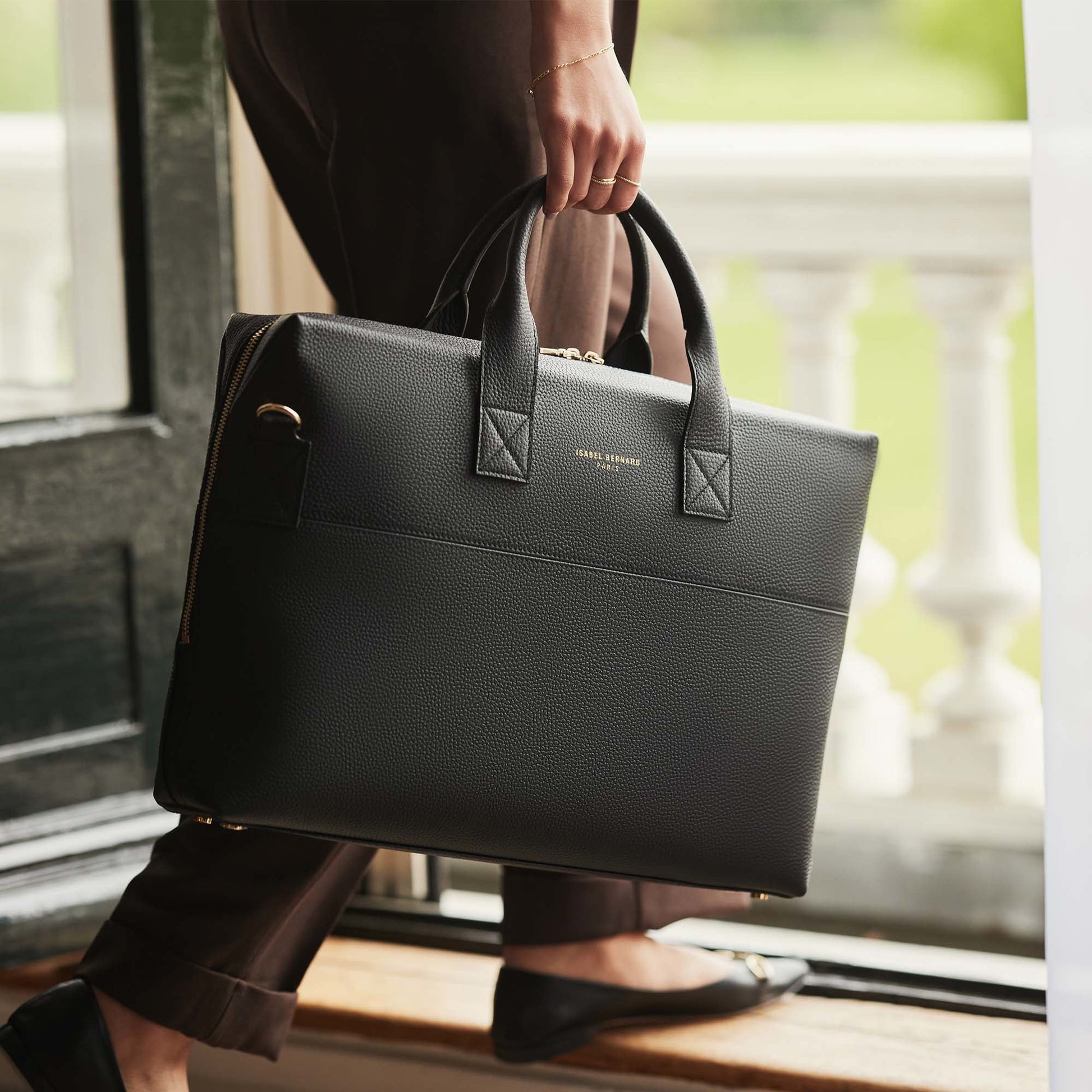 Honoré Anique black calfskin leather handbag with laptop compartment -  - Isabel Bernard