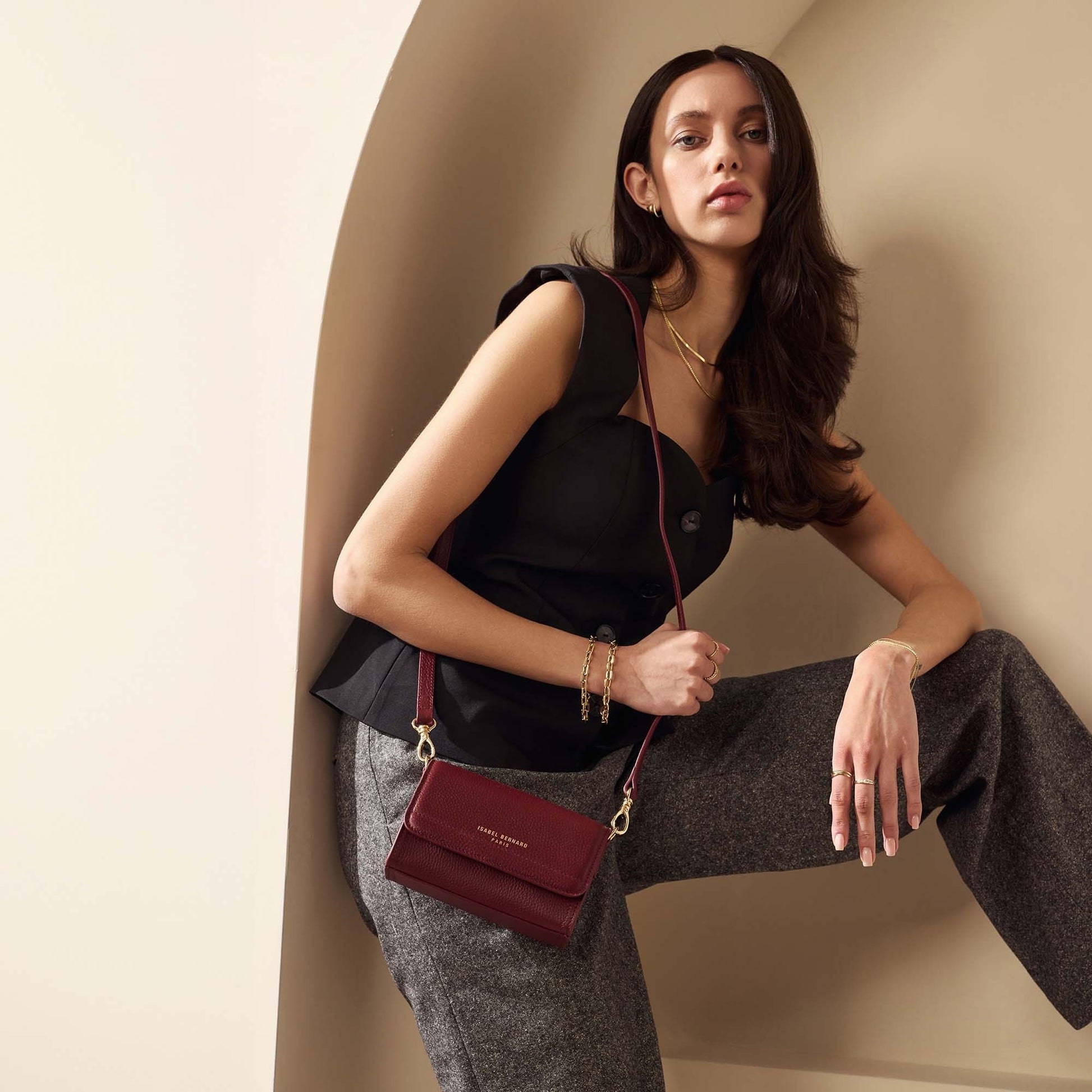 Femme Forte Kim bordeaux red calfskin leather crossbody bag -  - Isabel Bernard