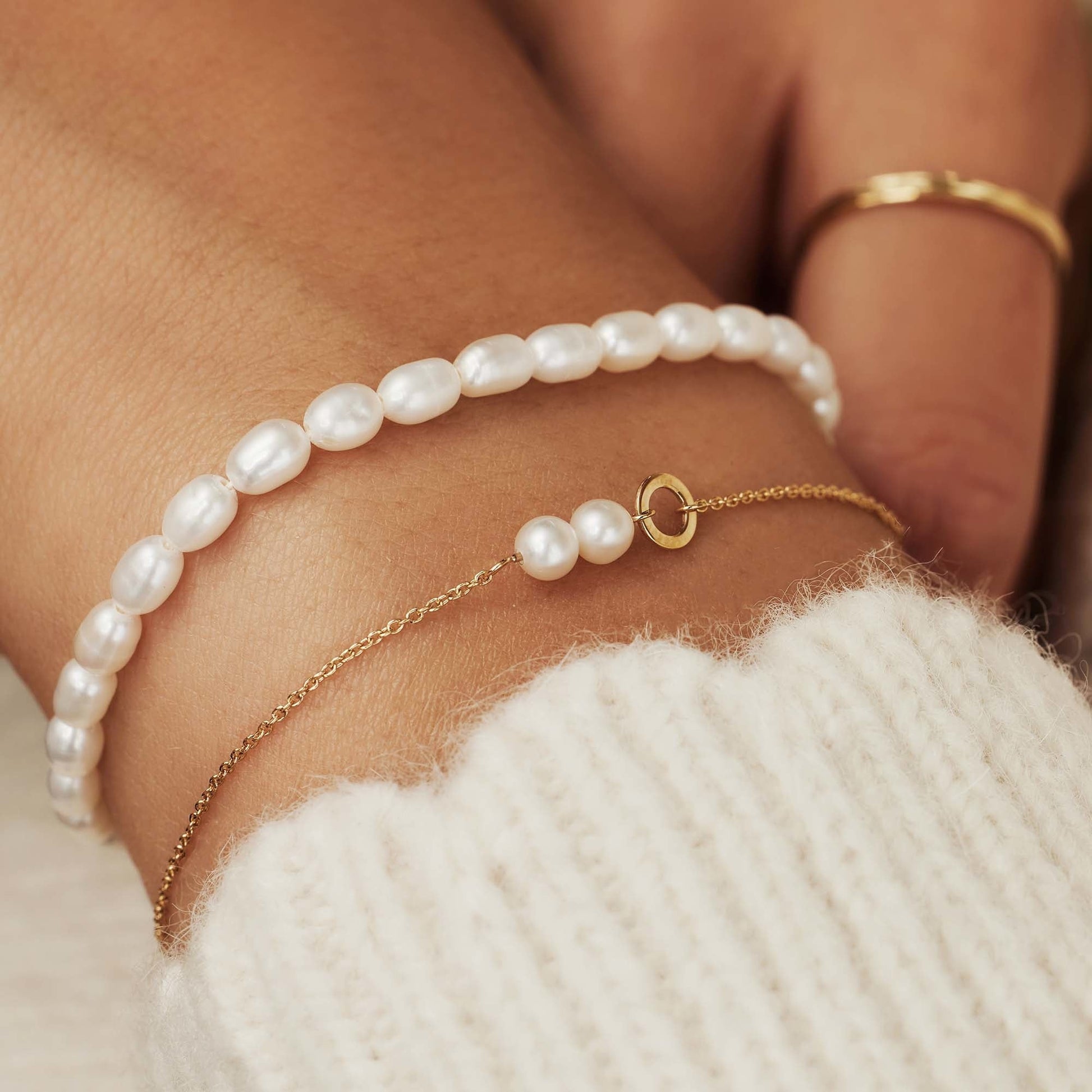 Belleville Luna 14 karat gold bracelet with freshwater pearls -  - Isabel Bernard