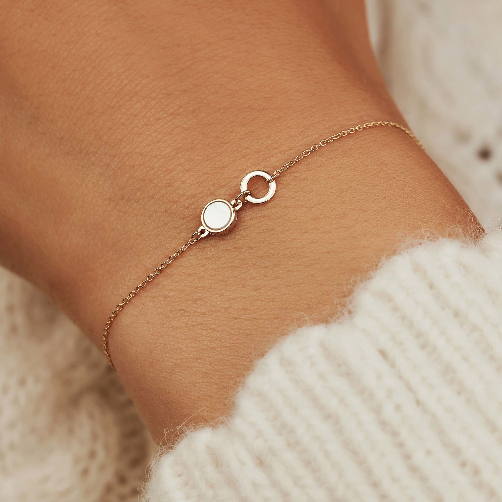 Belleville Nova 14 karat gold bracelet with mother of pearl -  - Isabel Bernard