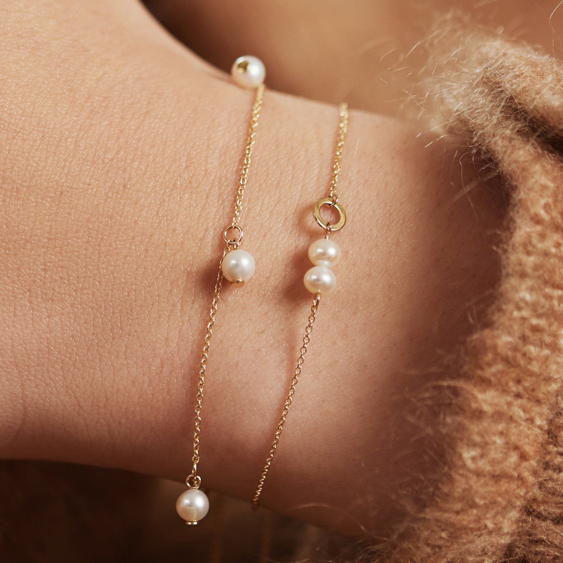 Belleville Luna 14 karat gold bracelet with freshwater pearls -  - Isabel Bernard