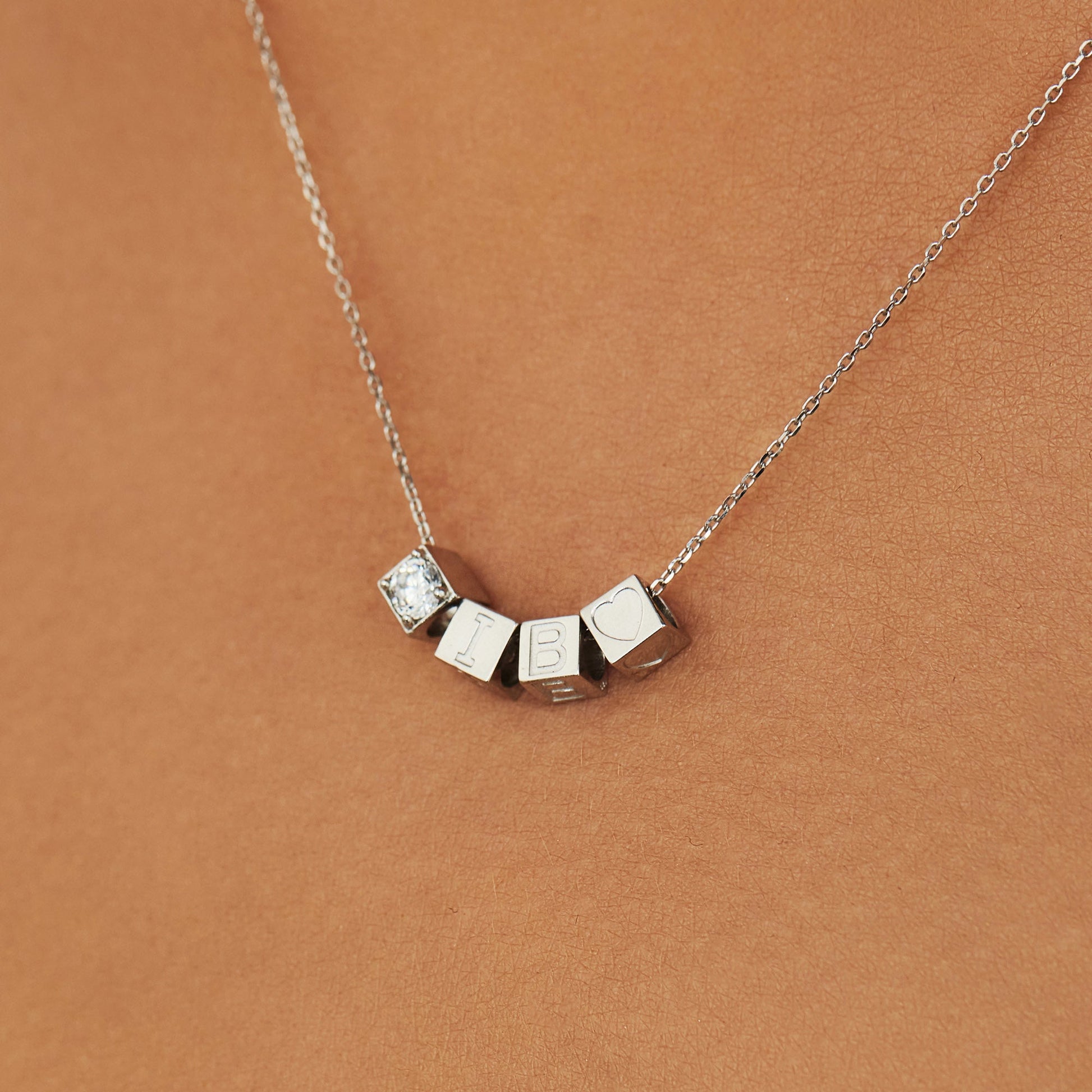 Saint Germain Felie 14 karat white gold cube charm with zirconia stone -  - Isabel Bernard