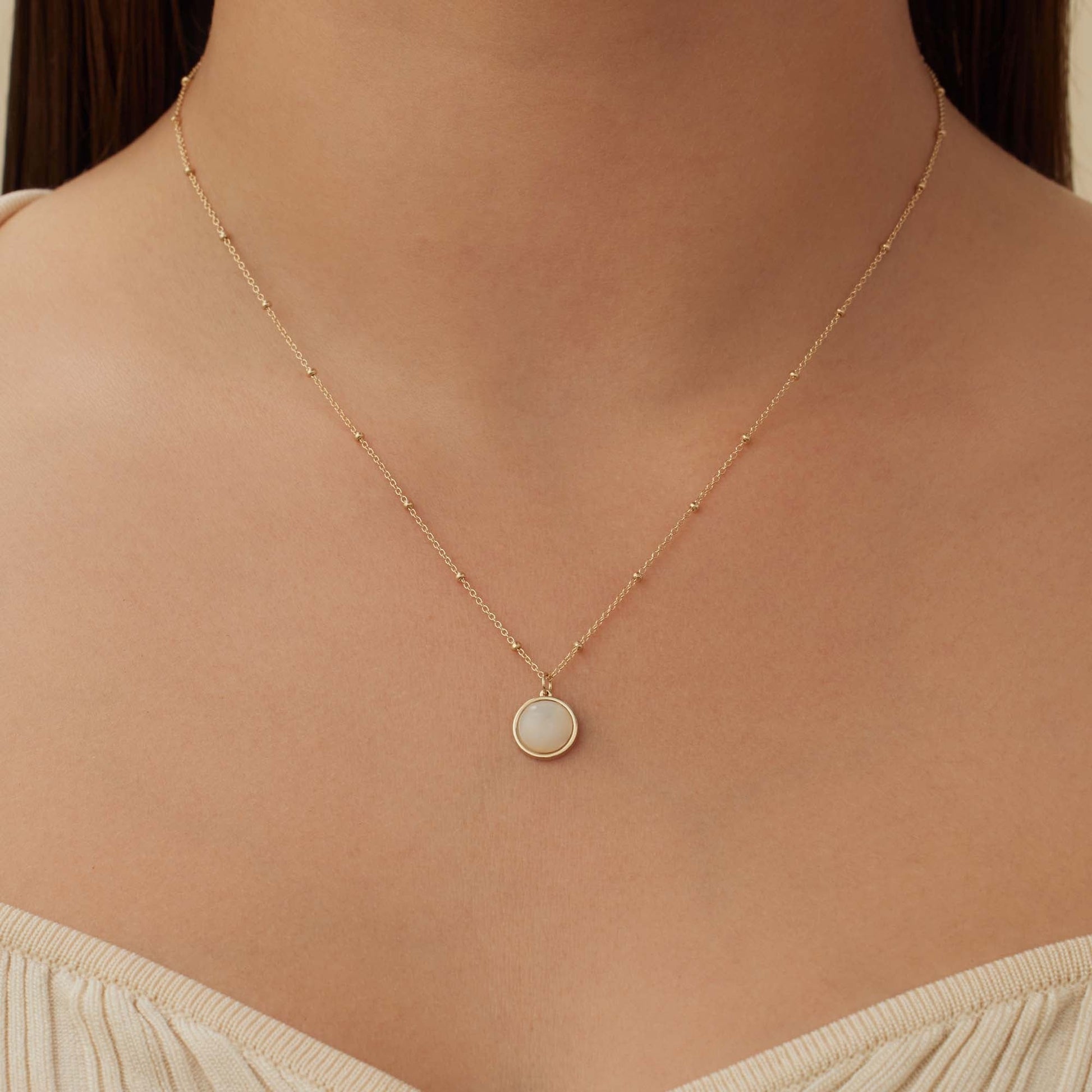 Belleville Marguerite 14 karat gold necklace with mother of pearl gemstone -  - Isabel Bernard