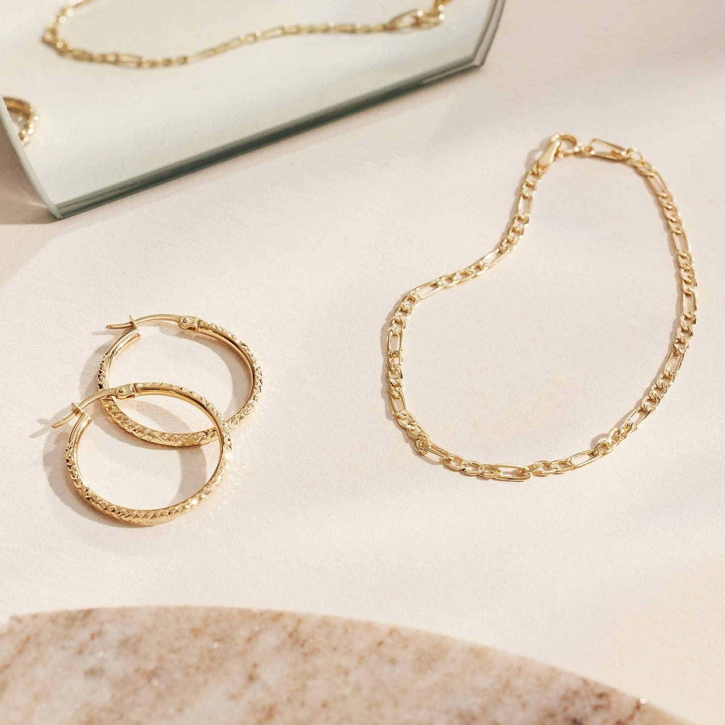 Rivoli Laura 14 karat gold hoop earrings with diamond cut -  - Isabel Bernard