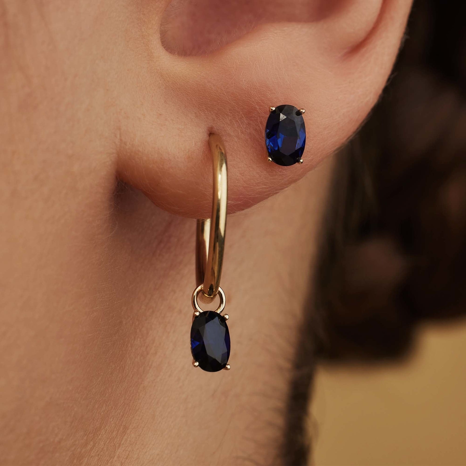 Baguette Nila 14 karat gold hoop earrings with blue zirconia stone -  - Isabel Bernard