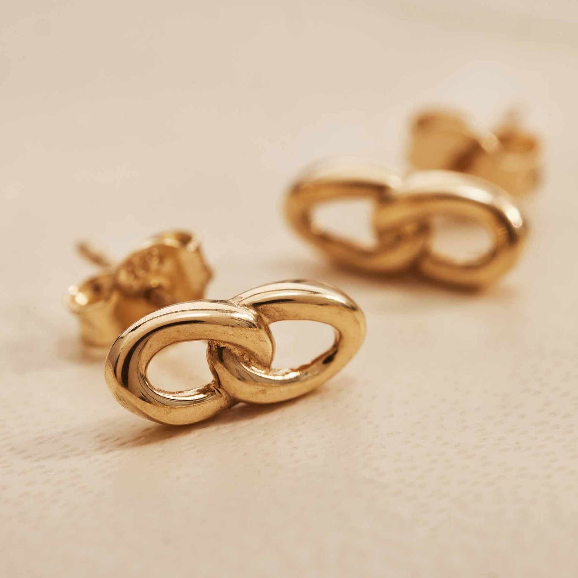 Le Marais Règine 14 karat gold ear studs with chains -  - Isabel Bernard