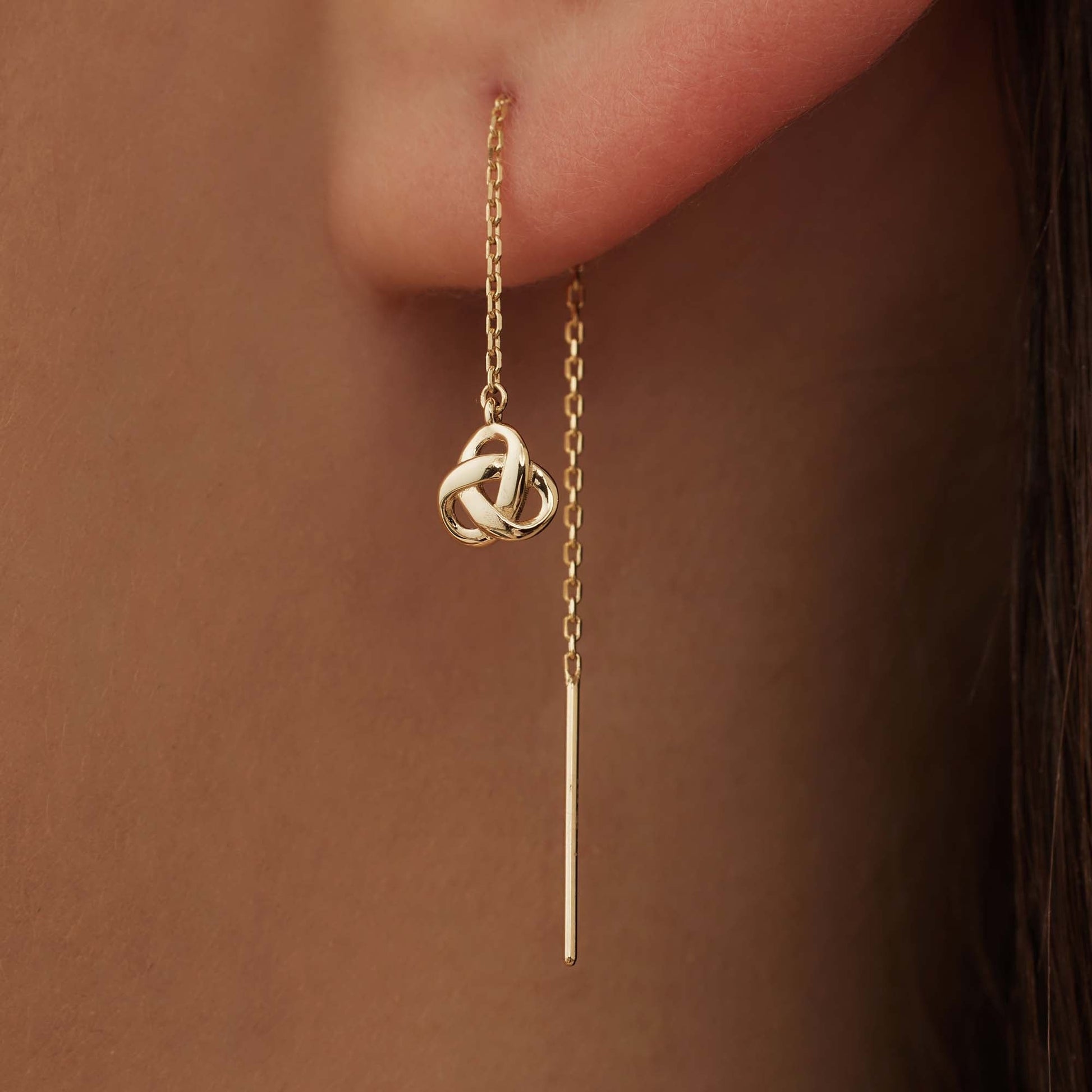 Rivoli Méline 14 karat gold pull through earrings with knot -  - Isabel Bernard