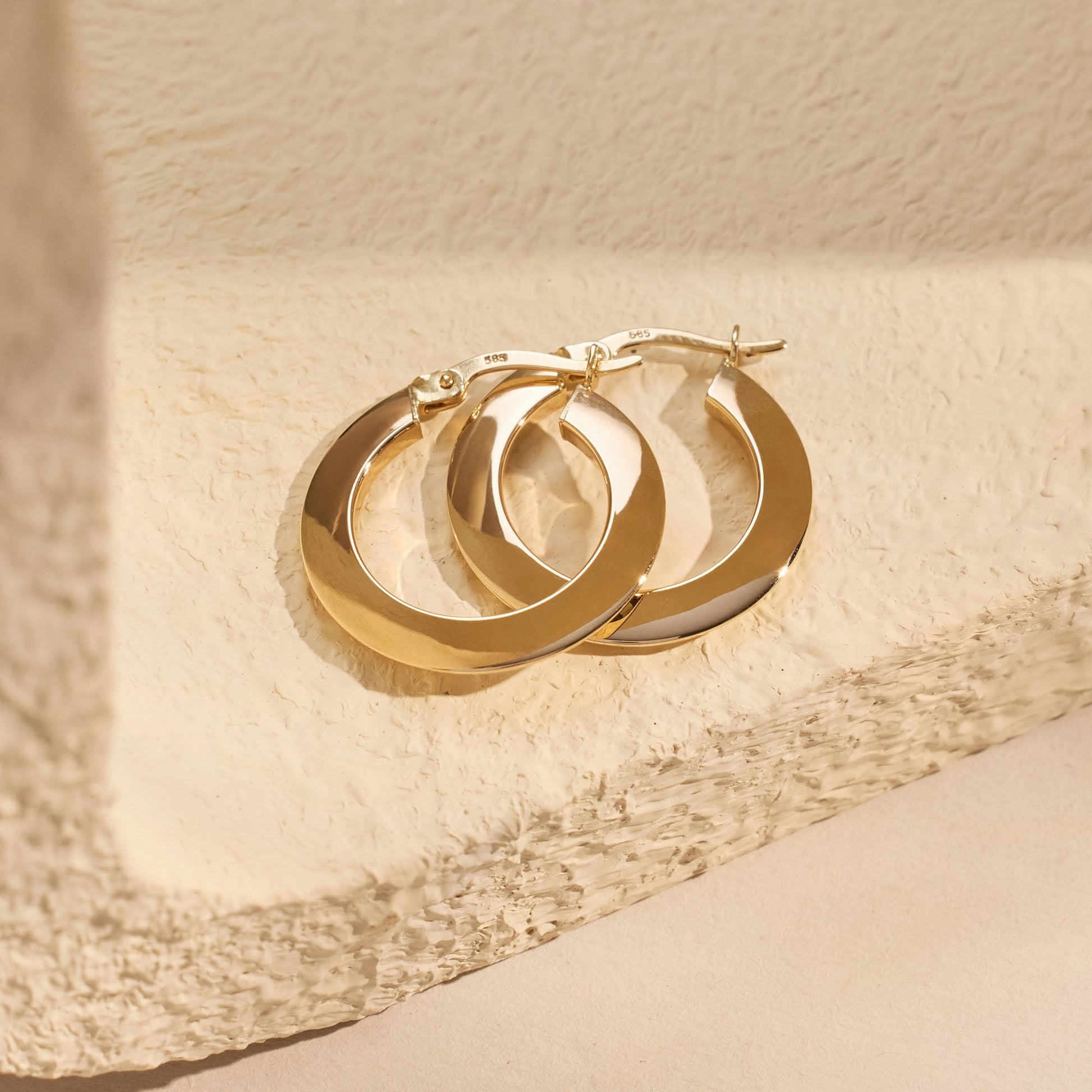 Rivoli Lila 14 karat gold hoop earrings -  - Isabel Bernard
