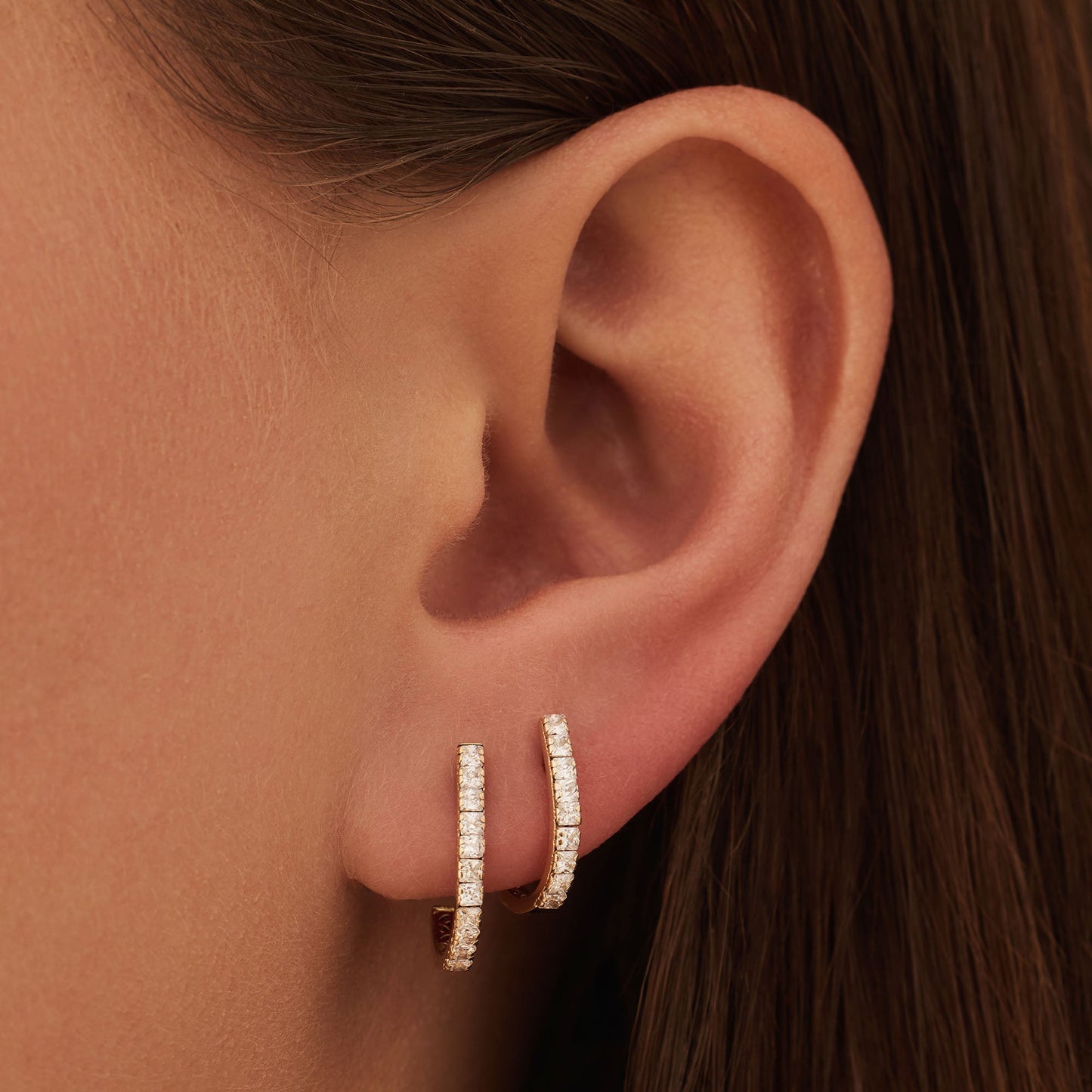 Rivoli Alizée 14 karat gold half hoop earrings with zirconia stone -  - Isabel Bernard