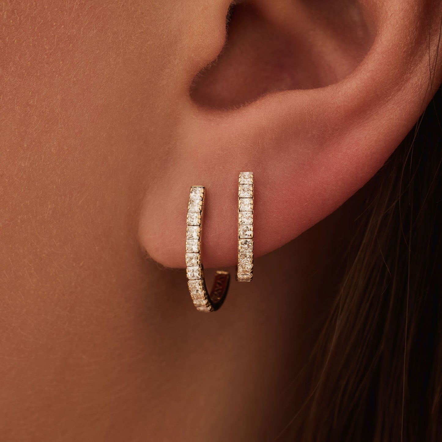 Rivoli Alizée 14 karat gold half hoop earrings with zirconia stone -  - Isabel Bernard