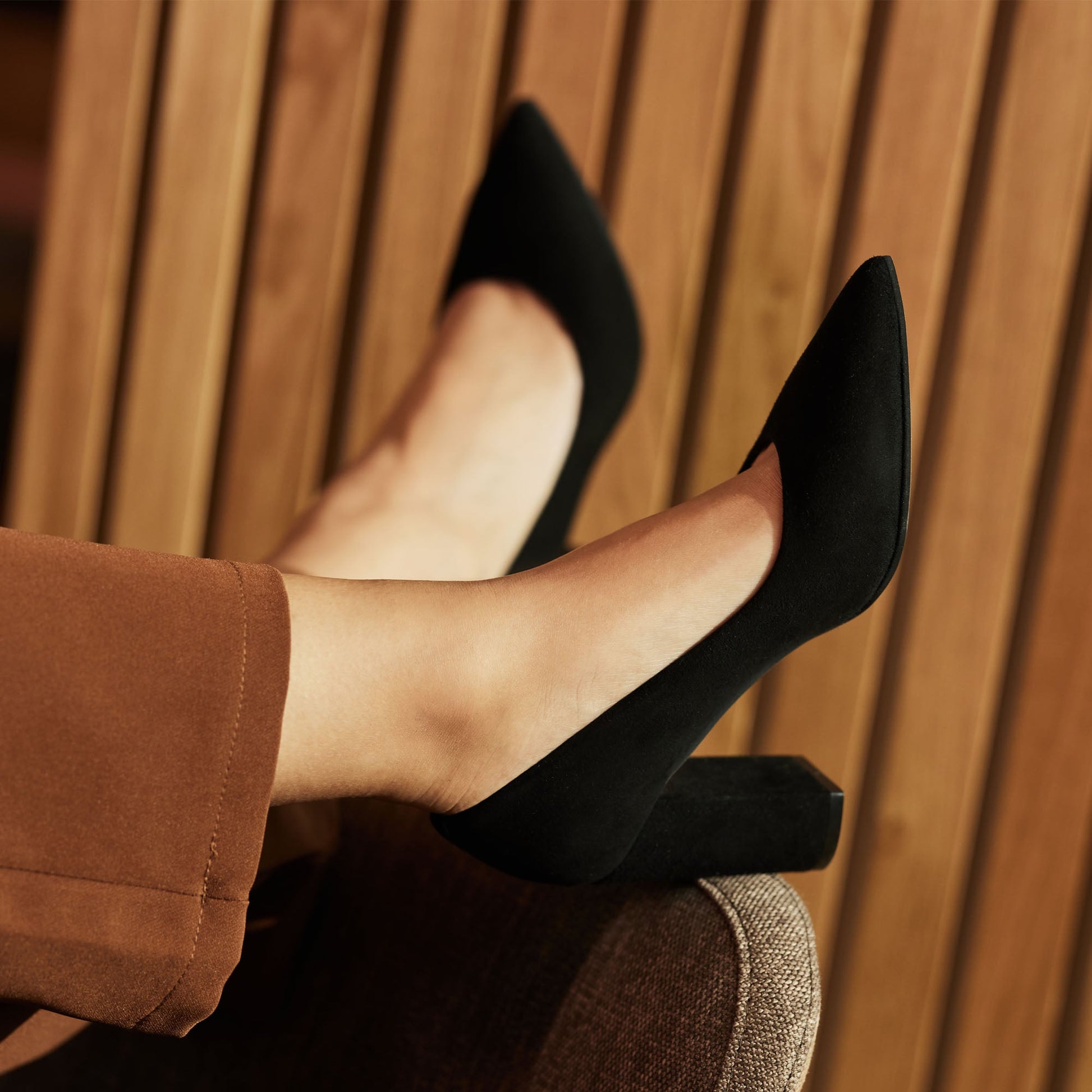 Isabel Bernard Vendôme Sheila Black Suede Pumps made of Calfskin - - Isabel Bernard