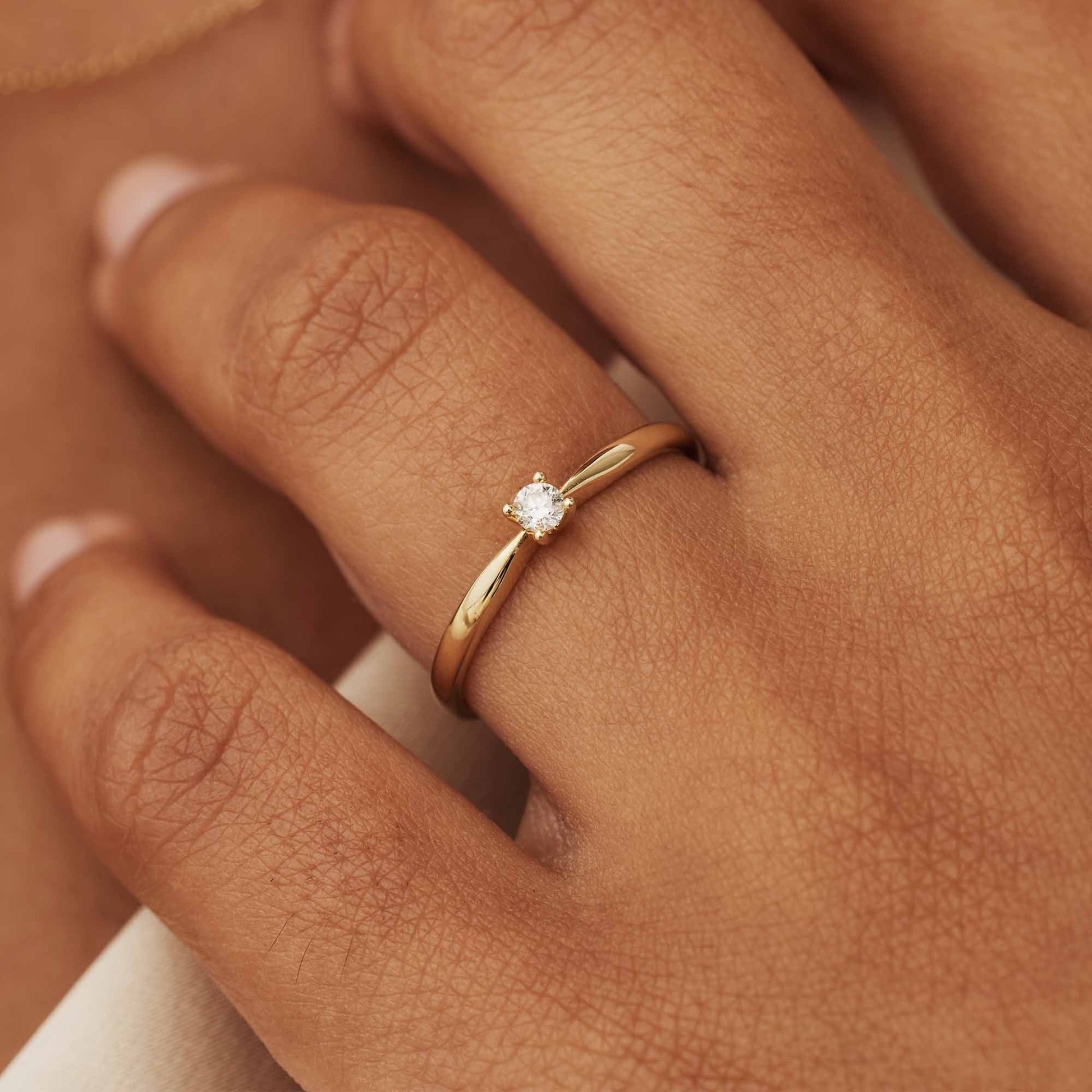 De la Paix Celesse 14 karat gold ring with diamond 0.07 carat -  - Isabel Bernard