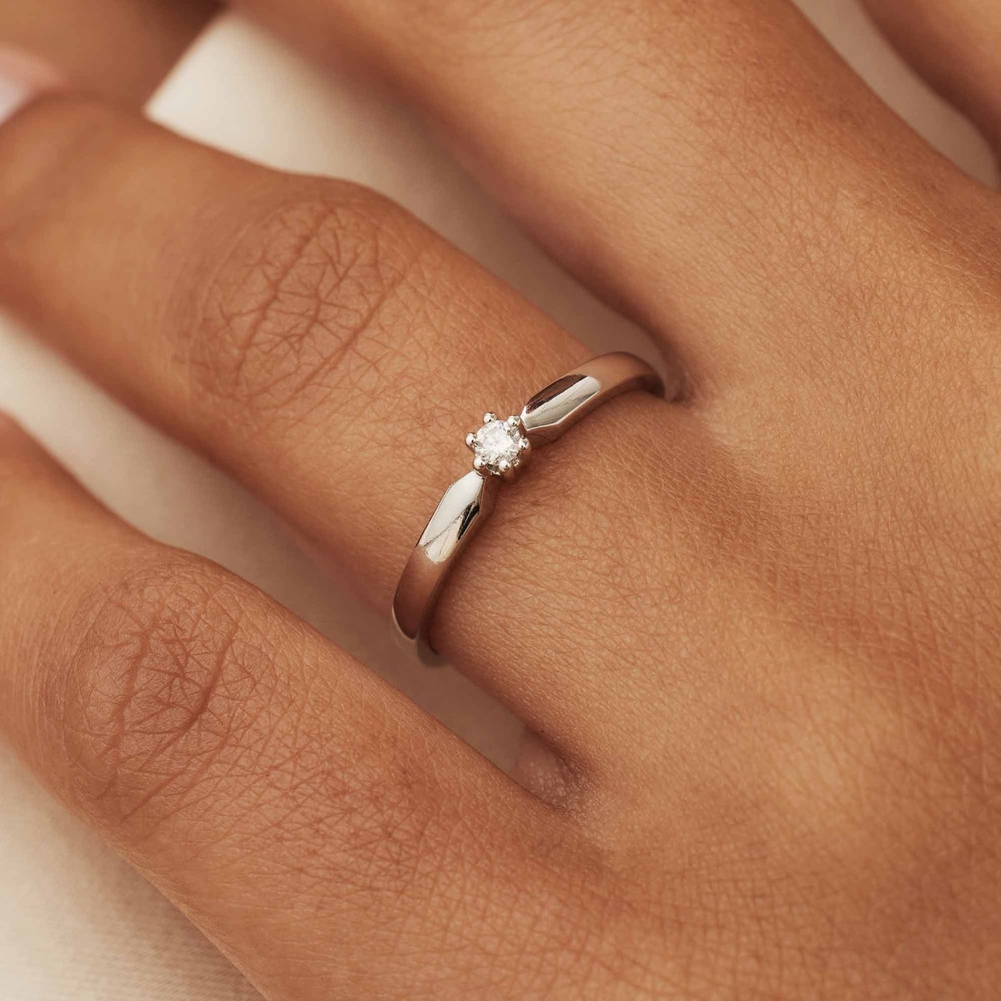 De la Paix Emily 14 karat white gold ring with diamond 0.05 carat -  - Isabel Bernard