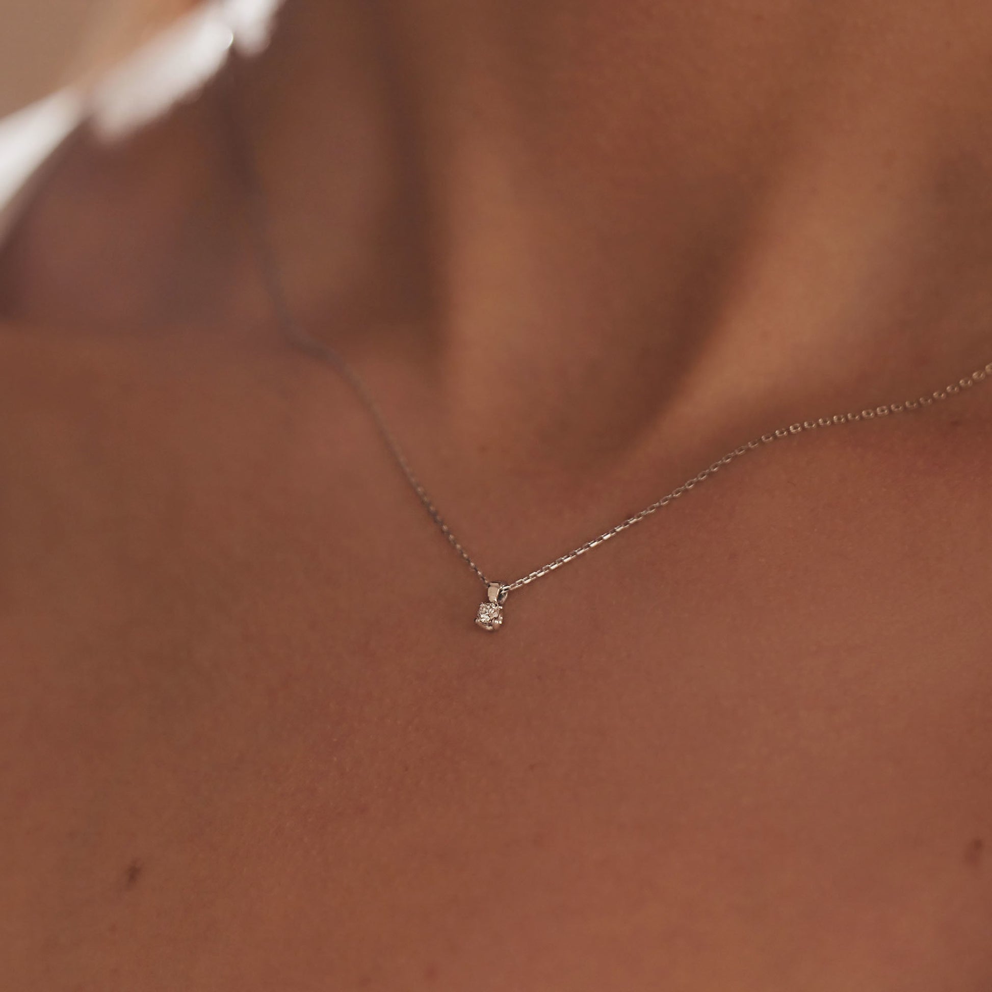 De la Paix Céline 14 karat white gold necklace with diamond 0.05 carat -  - Isabel Bernard