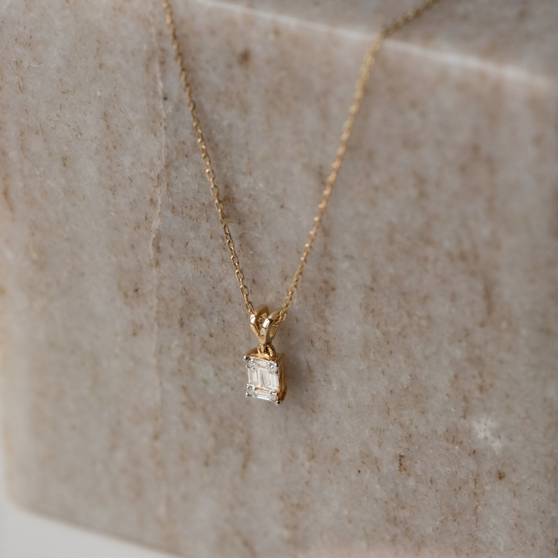 De la Paix Maxime 14 karat gold necklace with diamond 0.11 carat -  - Isabel Bernard