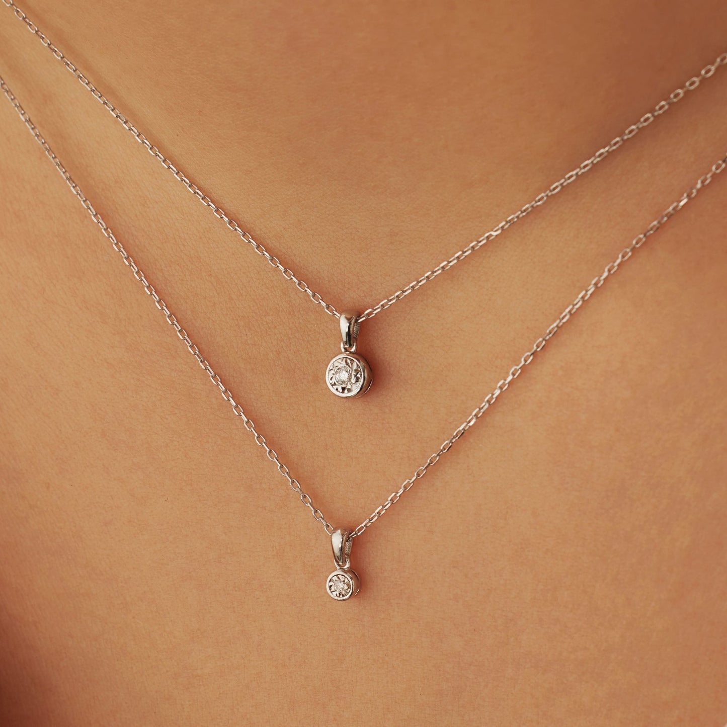 De la Paix Inaya 14 karat white gold necklace with diamond 0.01 carat -  - Isabel Bernard
