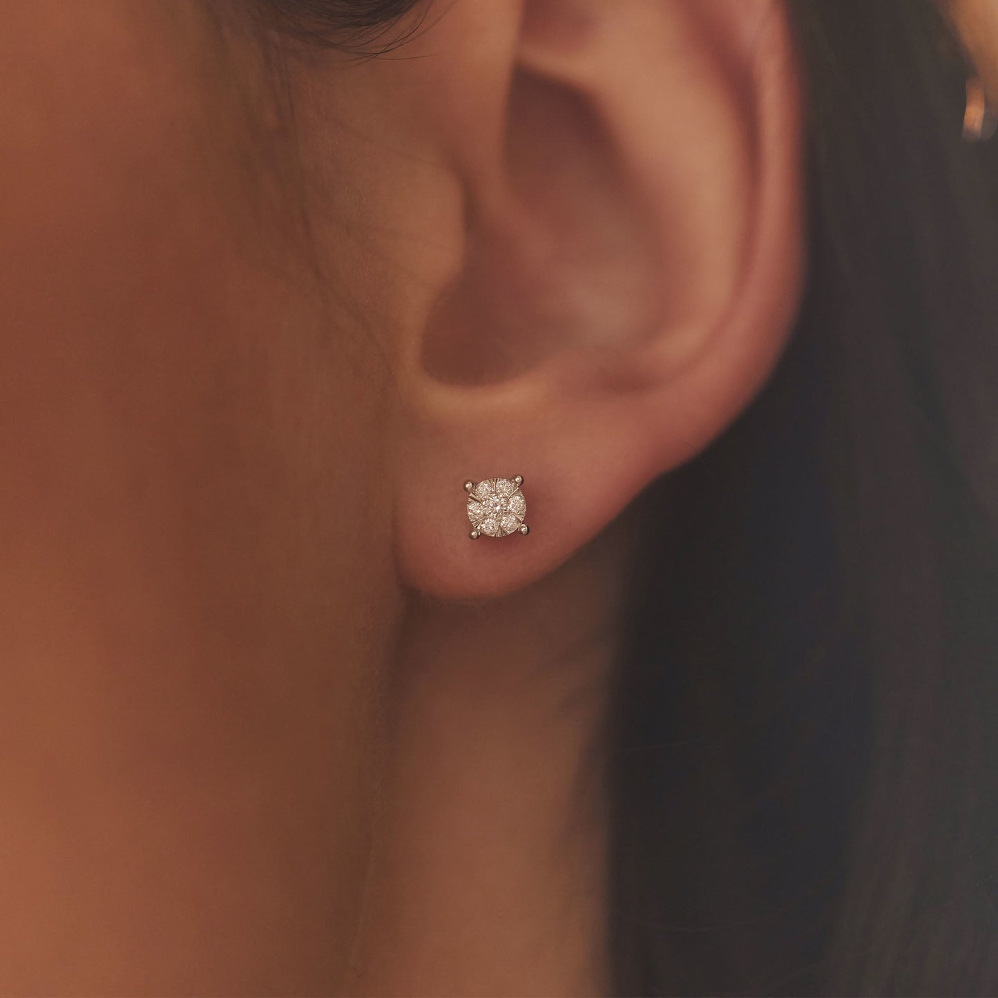 De la Paix Hanaé 14 karat white gold ear studs with diamond 0.16 carat -  - Isabel Bernard