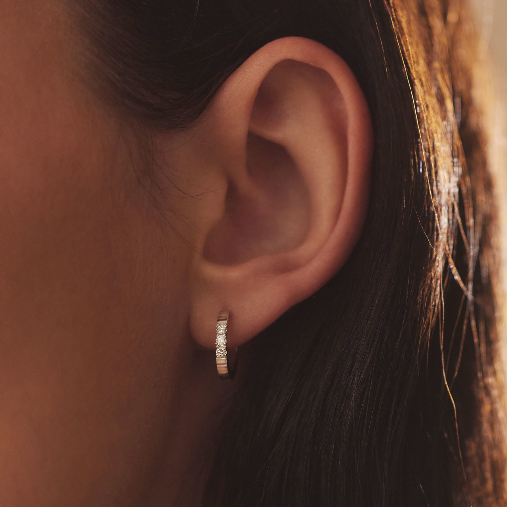 De la Paix Madeline 14 karat white gold hoop earrings with diamond 0.15 carat -  - Isabel Bernard