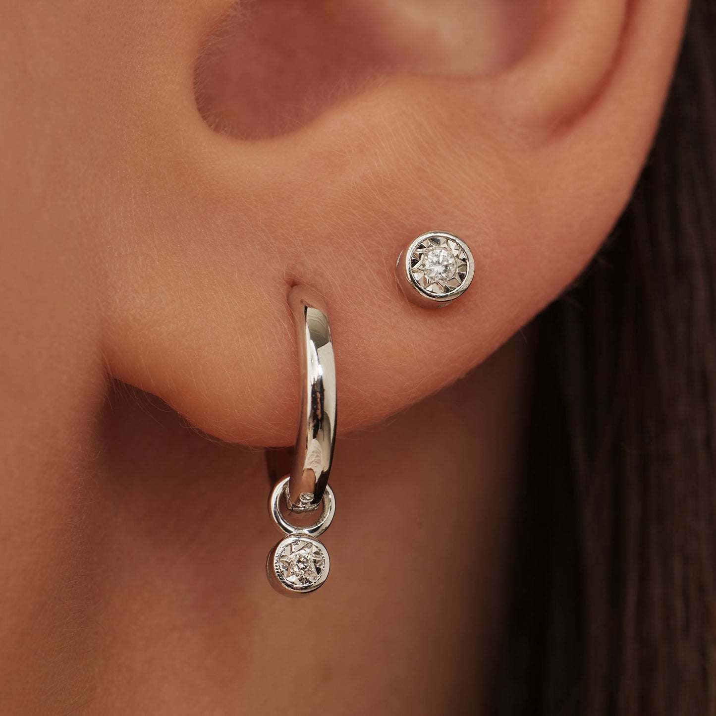 De la Paix Inaya 14 karat white gold ear studs with diamond 0.04 carat -  - Isabel Bernard